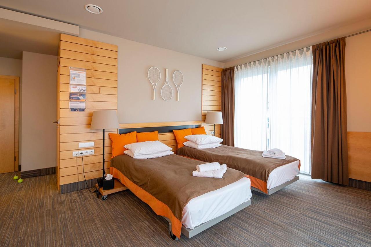 Hotel Restauracja Tenis Kortowo Poznań Kültér fotó