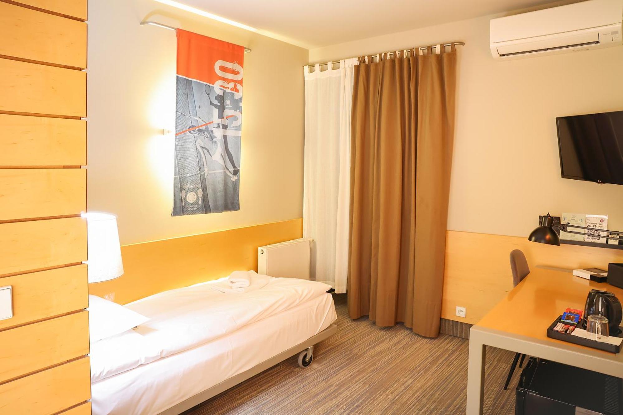 Hotel Restauracja Tenis Kortowo Poznań Kültér fotó