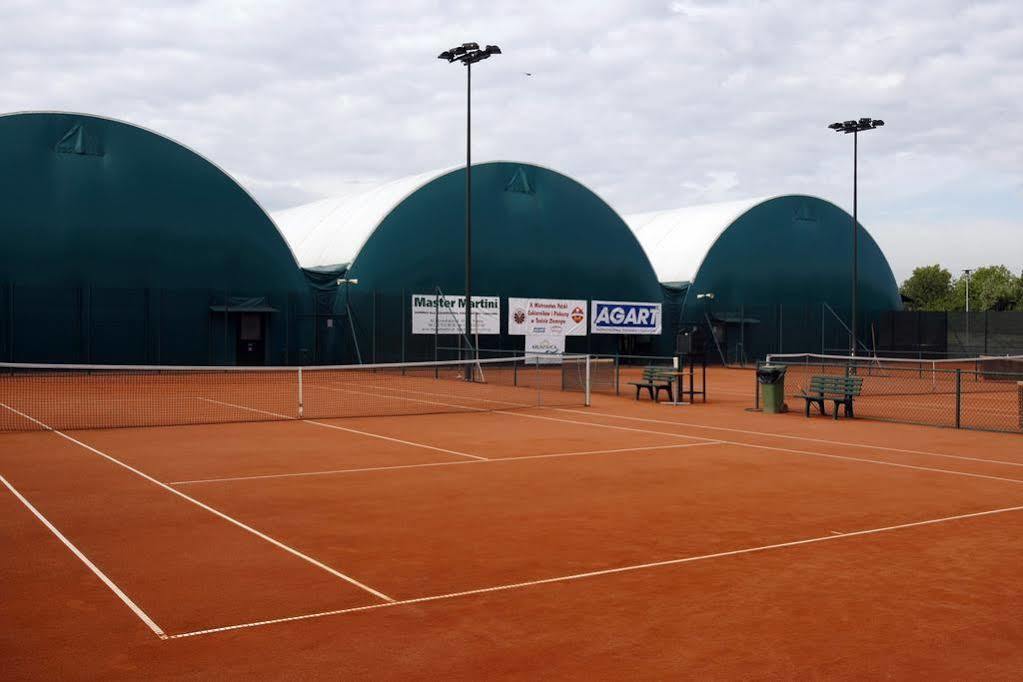 Hotel Restauracja Tenis Kortowo Poznań Kültér fotó