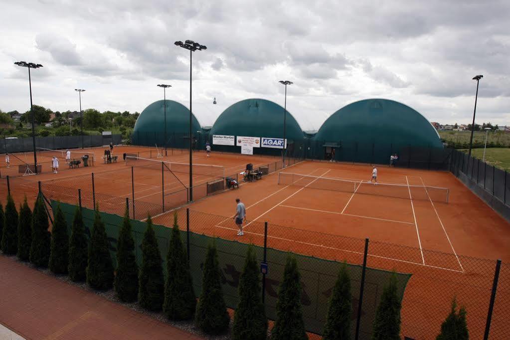 Hotel Restauracja Tenis Kortowo Poznań Kültér fotó